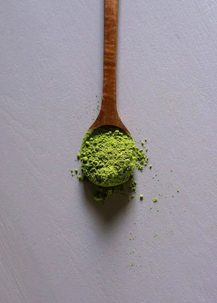 unsplash_XwZqwur07mo_grean matcha .jpg.webp